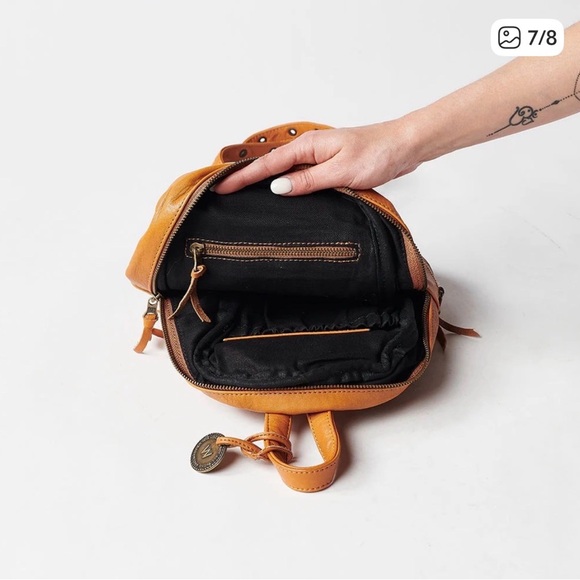 Wanderers Tan Leather Backpack - Picture 7 of 8